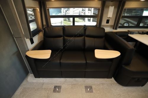 2026 Renegade Rv Classic 45CBF Super C