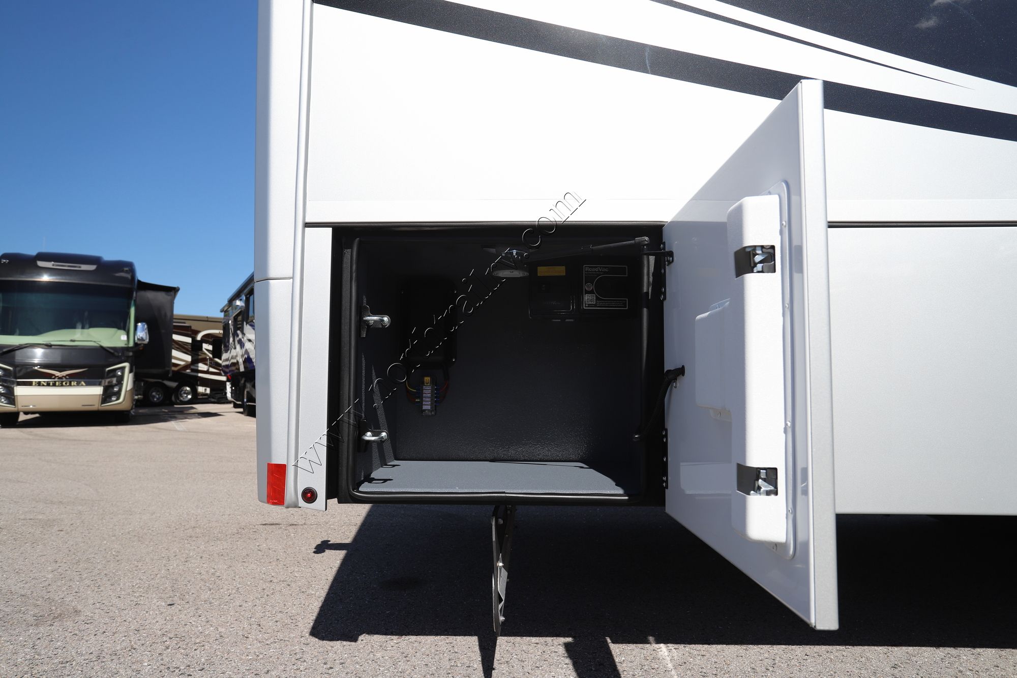 New 2026 Renegade Rv Verona Le 40LRB Super C  For Sale