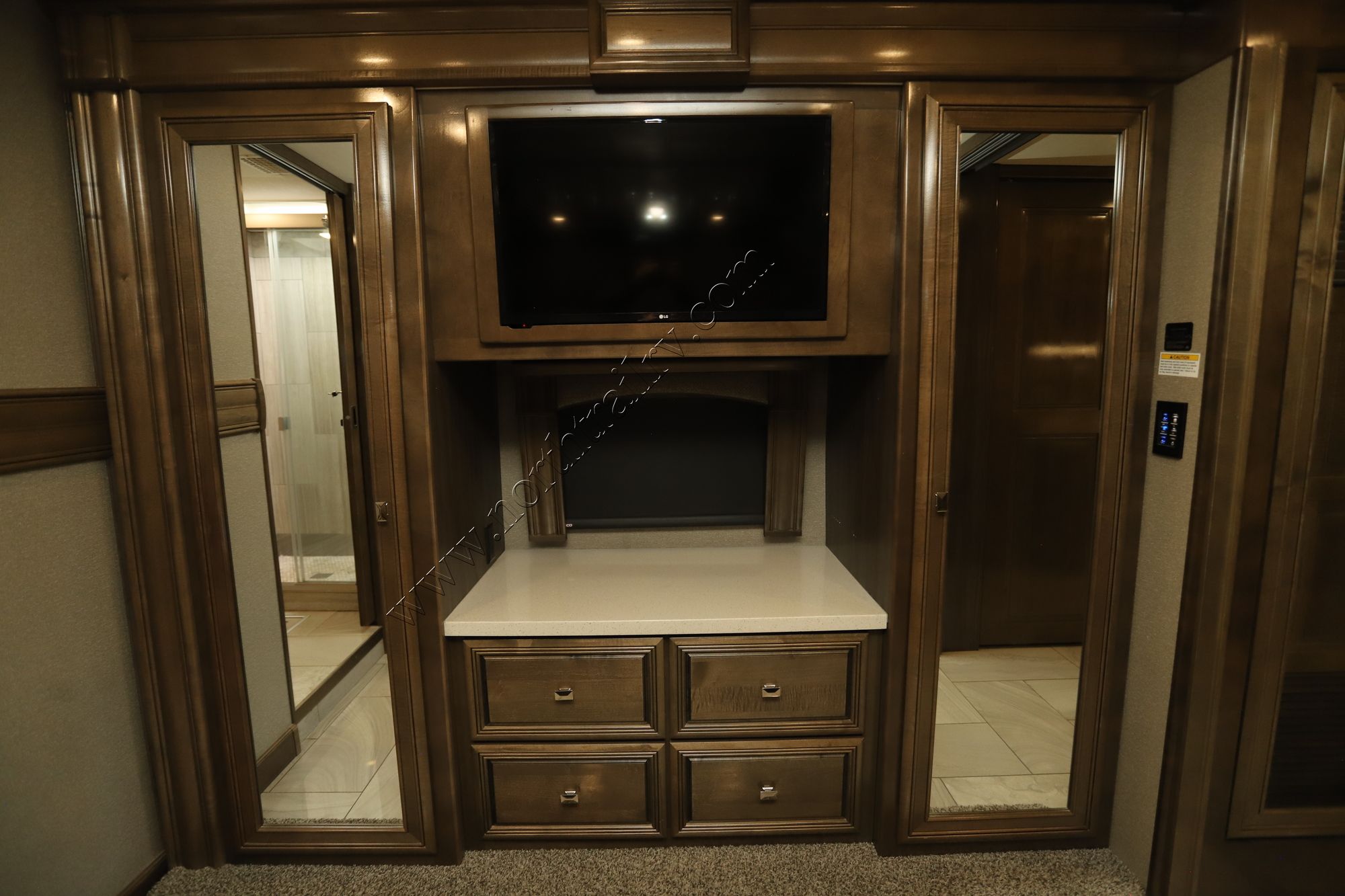 Used 2019 Fleetwood Discovery Lxe 40D Class A  For Sale