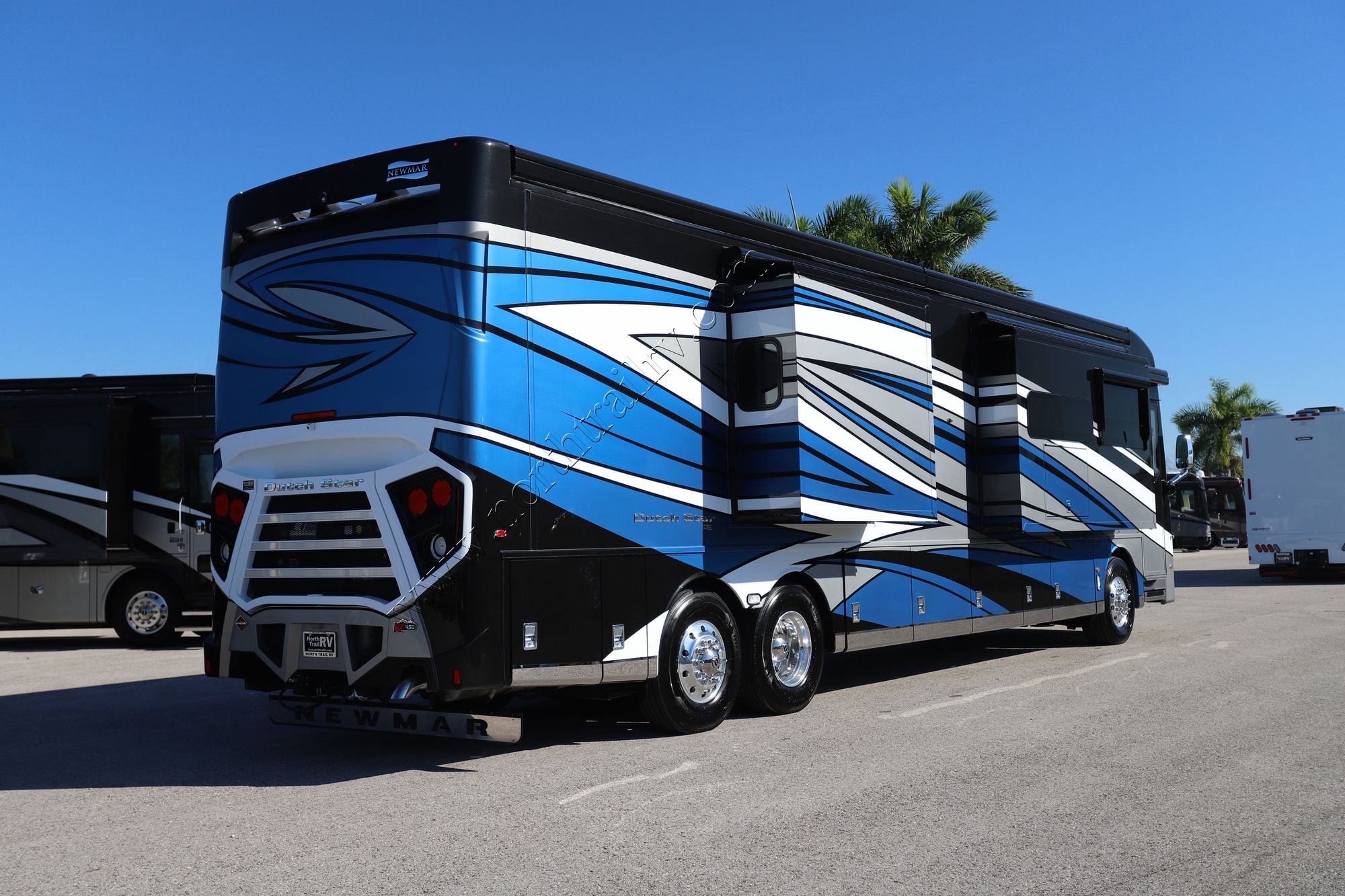 Used 2023 Newmar Dutch Star 4325 Class A  For Sale