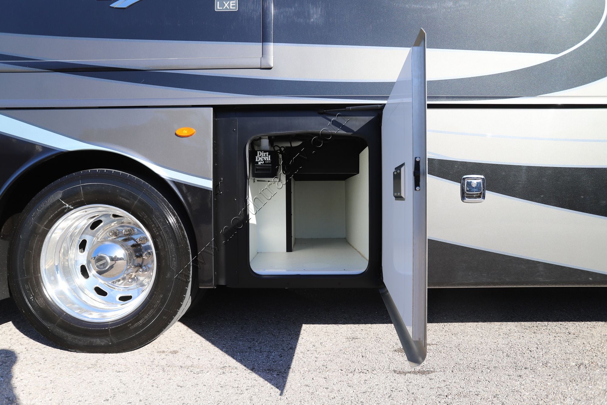 Used 2019 Fleetwood Discovery Lxe 40D Class A  For Sale