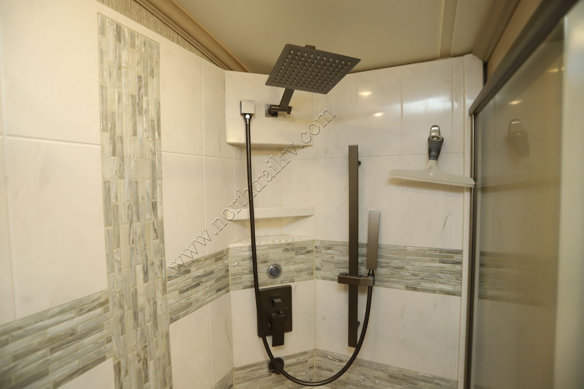 Used 2023 Newmar Dutch Star 4325 Class A  For Sale