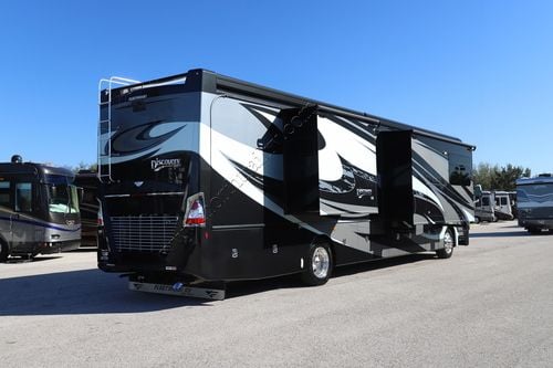 2019 Fleetwood Discovery Lxe 40D