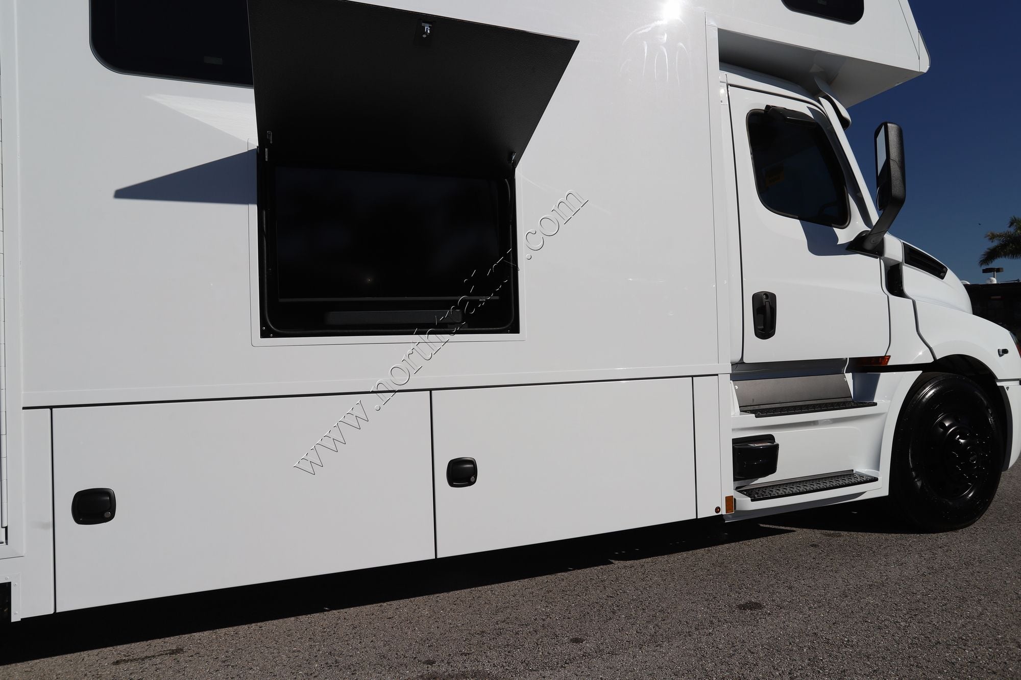 New 2026 Renegade Rv Classic 45CBF Super C  For Sale