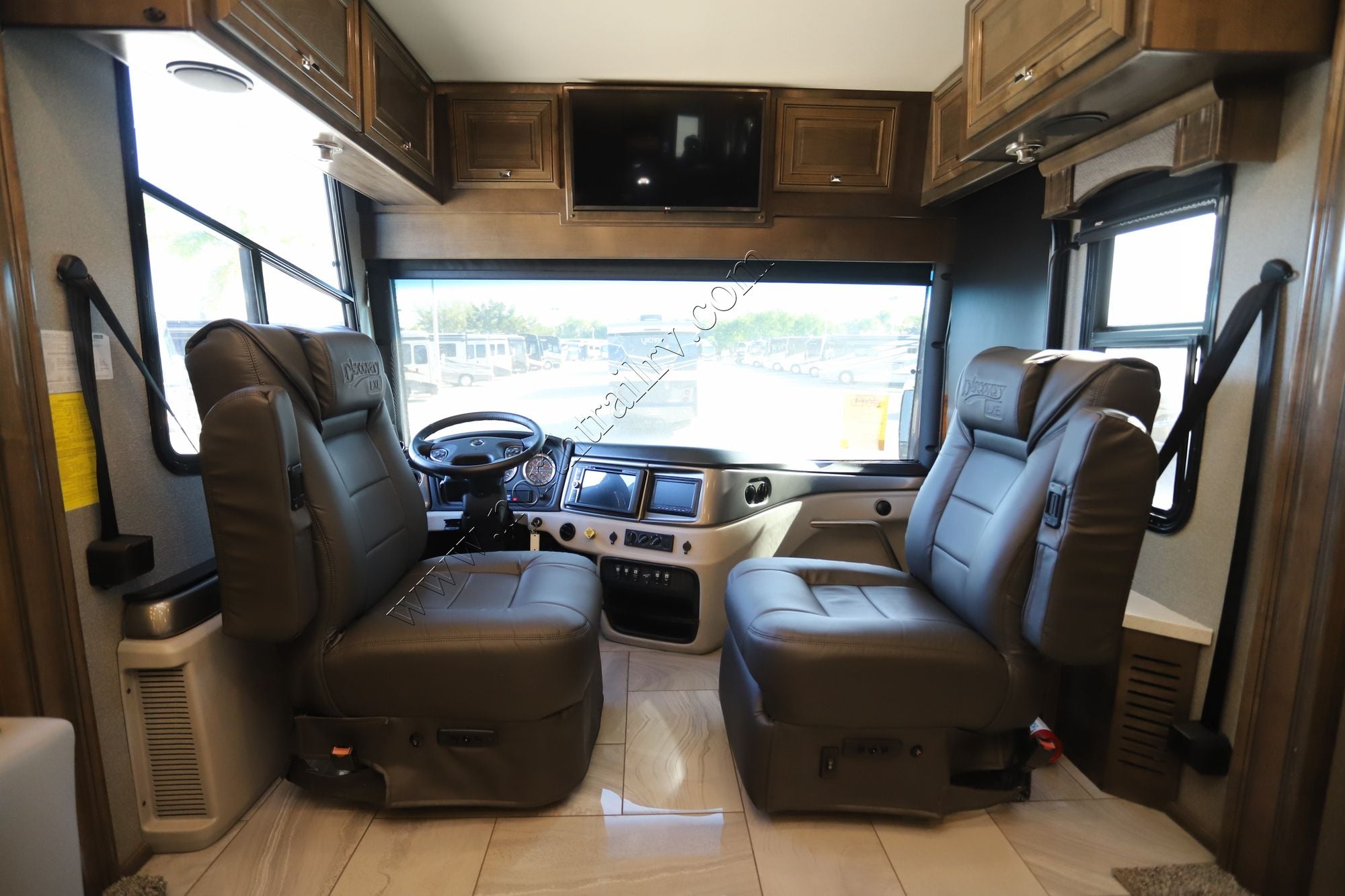 Used 2019 Fleetwood Discovery Lxe 40D Class A  For Sale