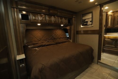 2019 Fleetwood Discovery Lxe 40D