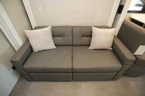 2026 Renegade Rv Vienna 25FWC