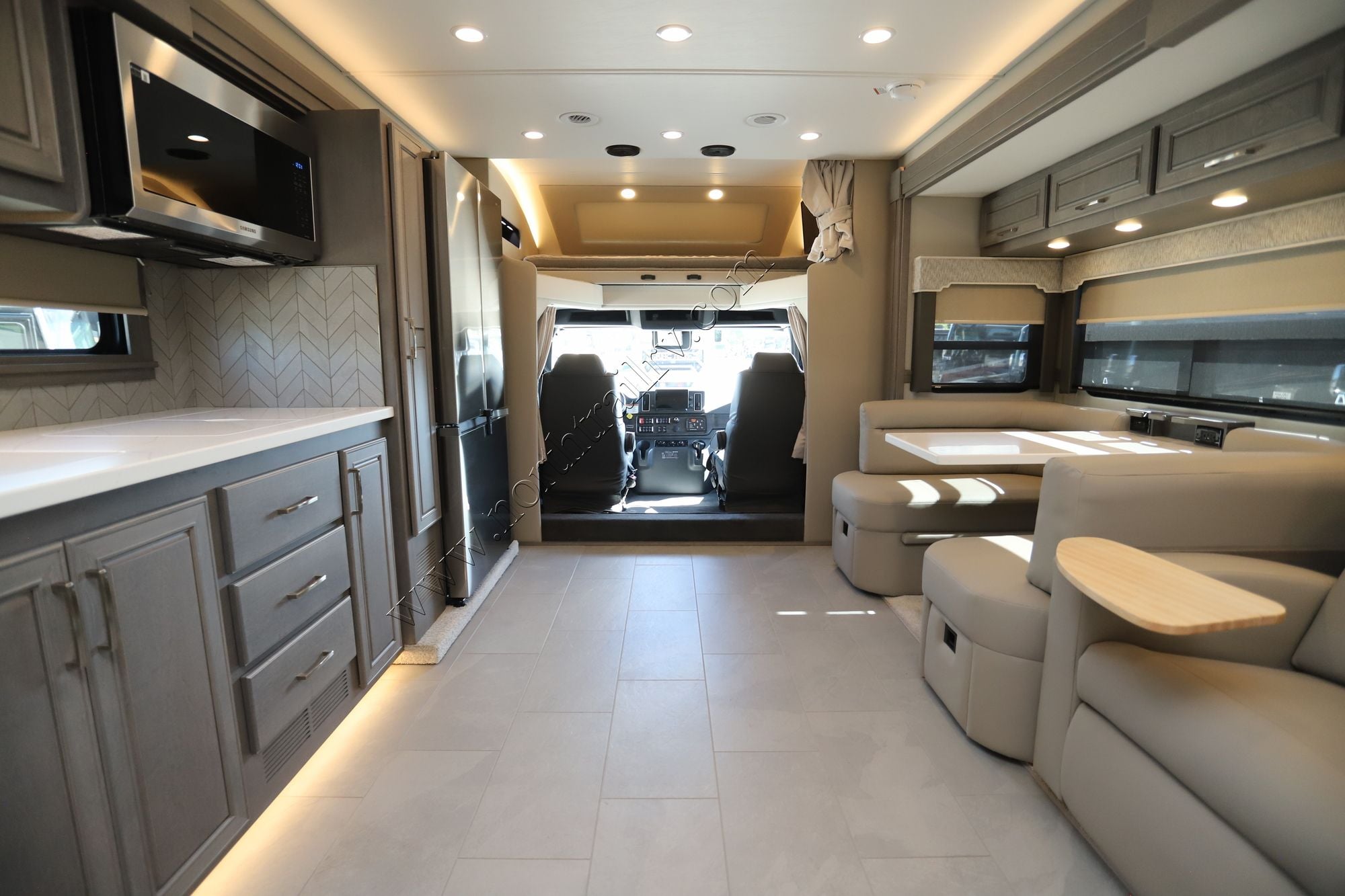 New 2026 Renegade Rv Verona Le 40LRB Super C  For Sale