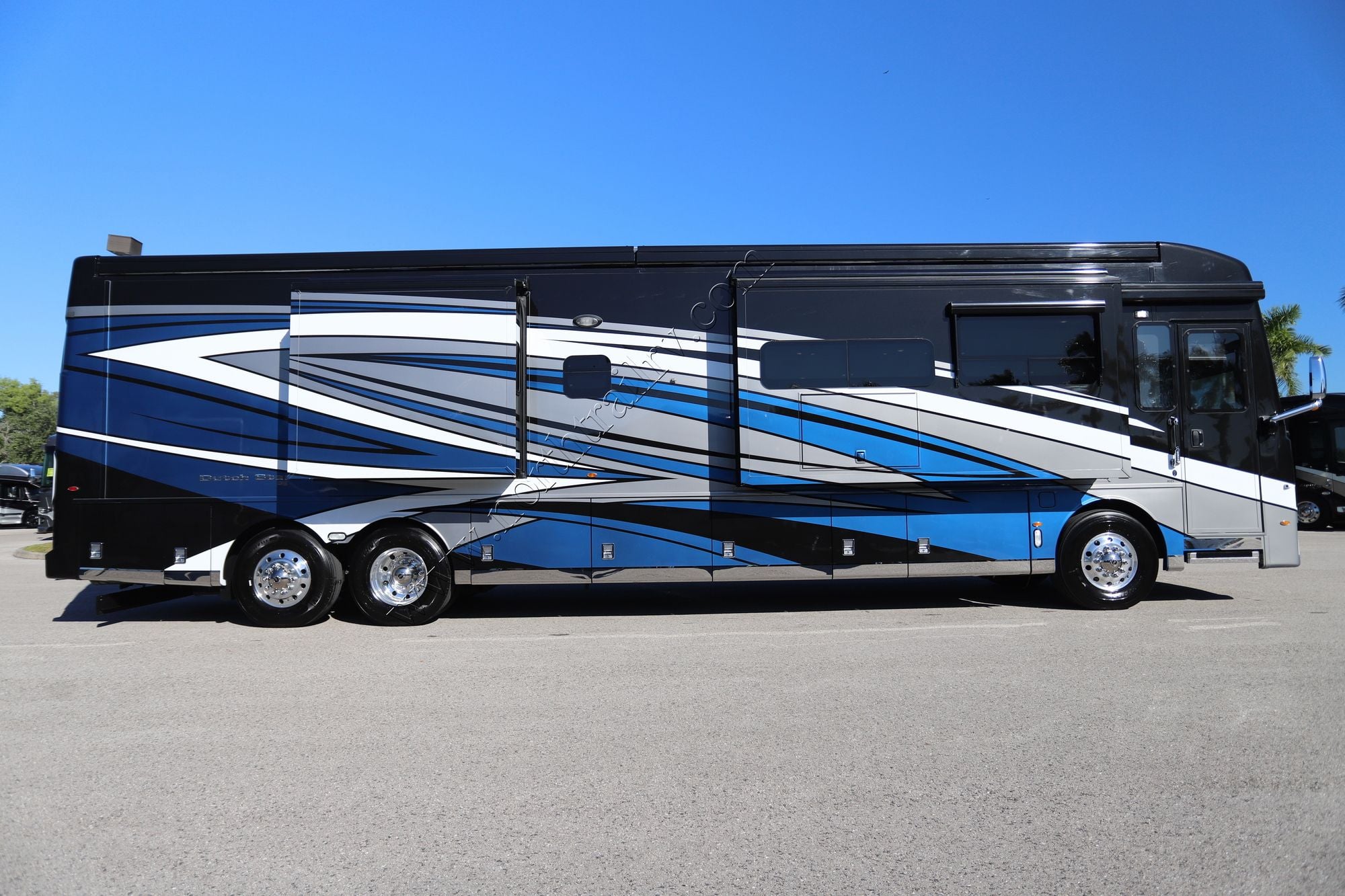 Used 2023 Newmar Dutch Star 4325 Class A  For Sale