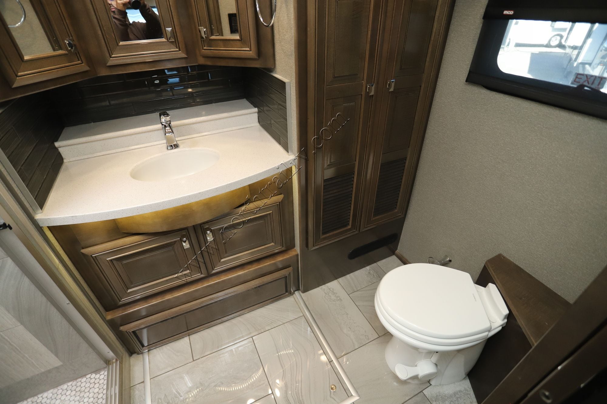 Used 2019 Fleetwood Discovery Lxe 40D Class A  For Sale
