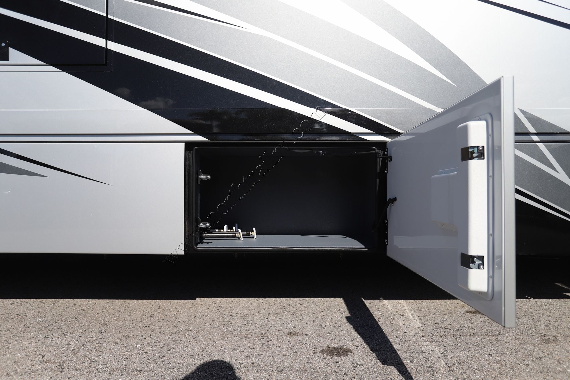 New 2026 Renegade Rv Verona Le 40LRB Super C  For Sale