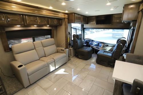 2019 Fleetwood Discovery Lxe 40D