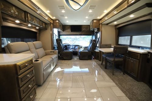 2019 Fleetwood Discovery Lxe 40D