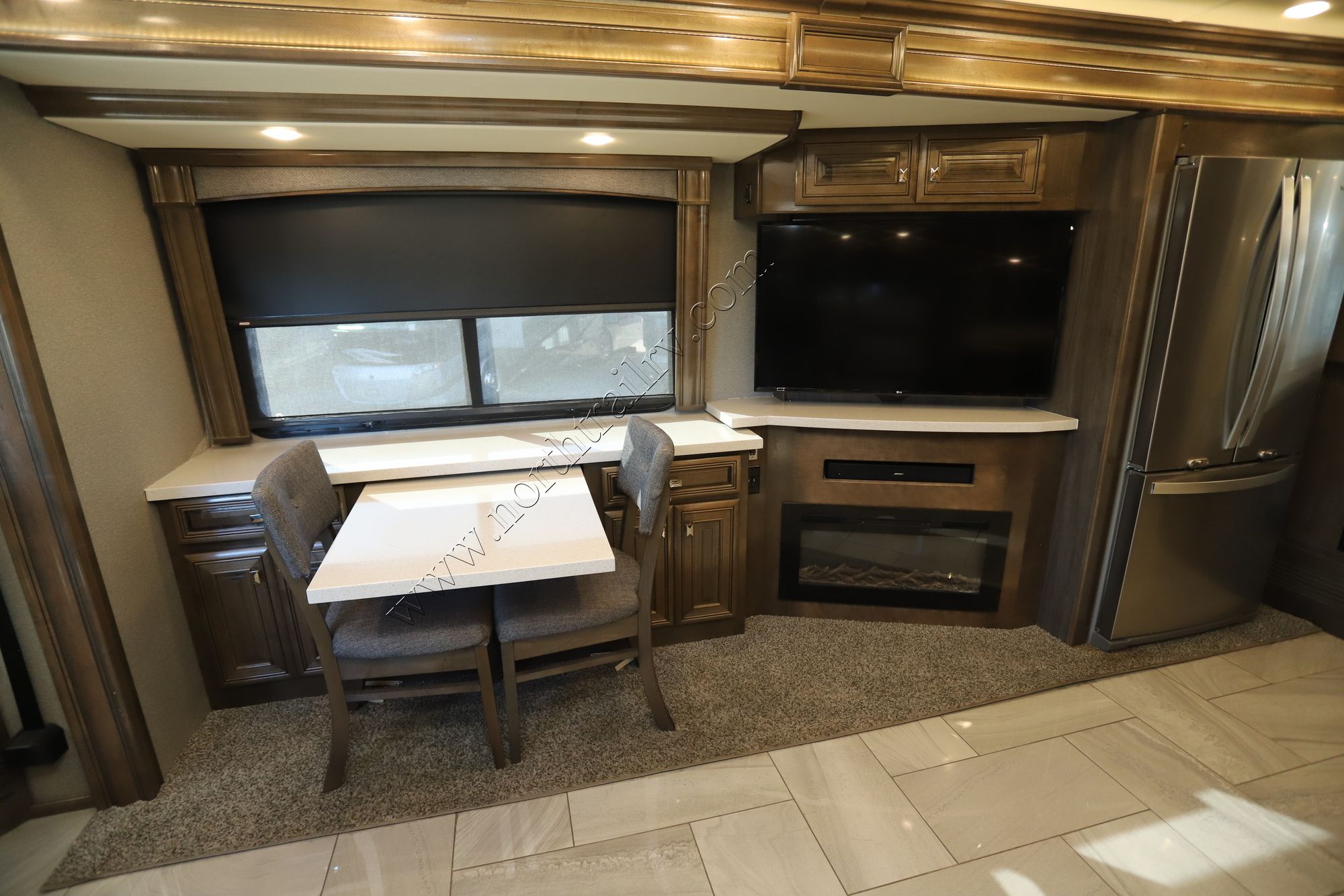 Used 2019 Fleetwood Discovery Lxe 40D Class A  For Sale