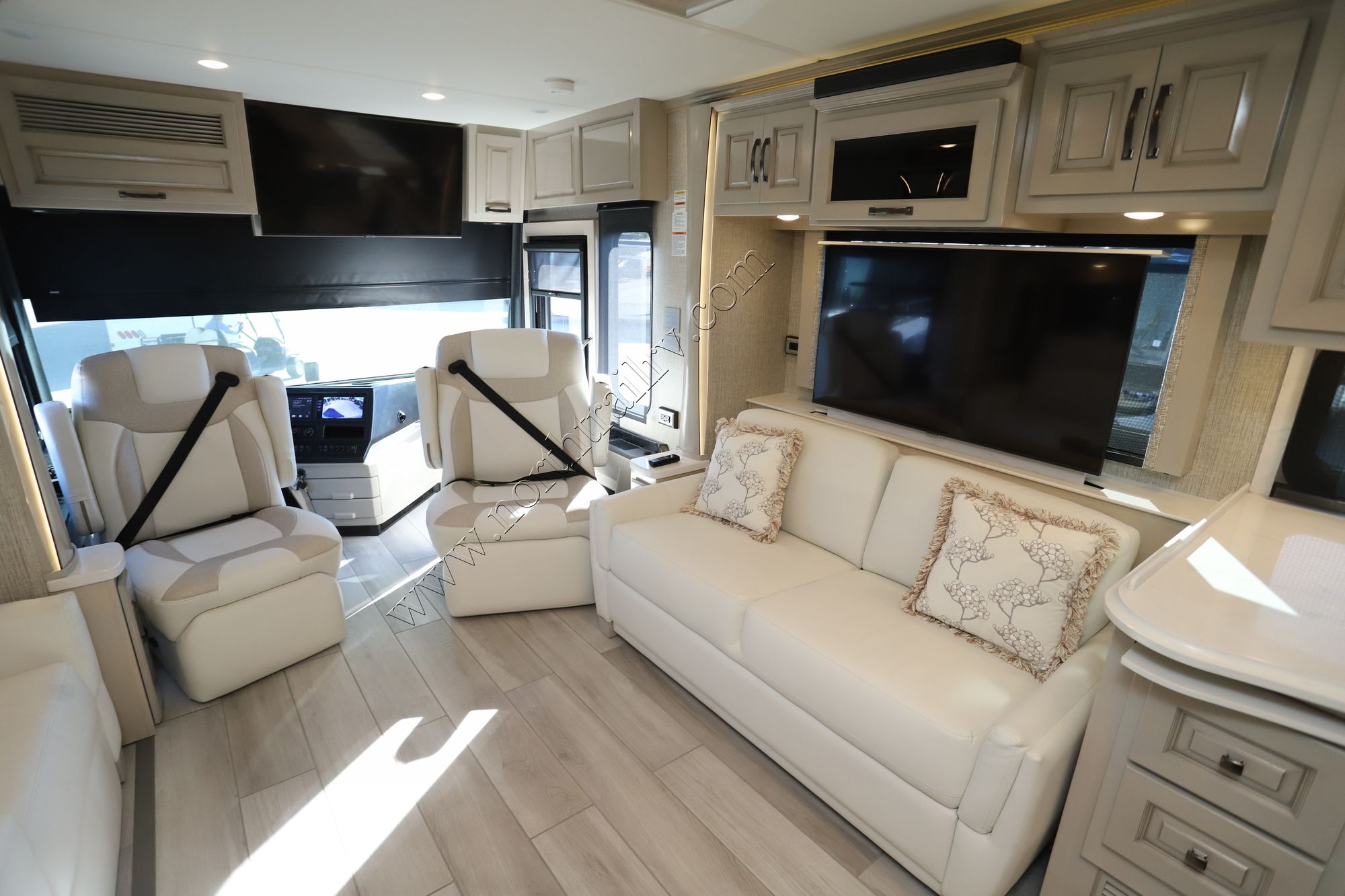 Used 2023 Newmar Dutch Star 4325 Class A  For Sale