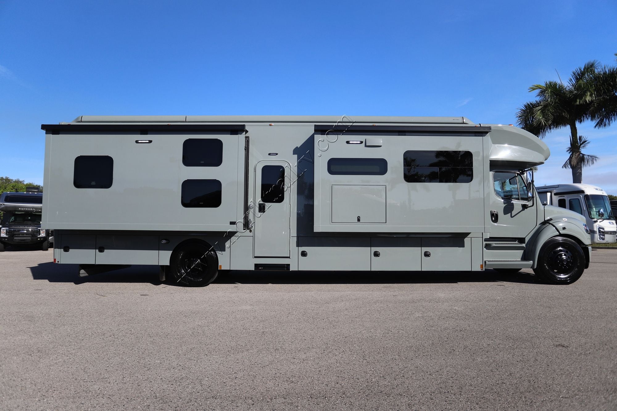 New 2026 Renegade Rv Verona Le 40LBH Super C  For Sale