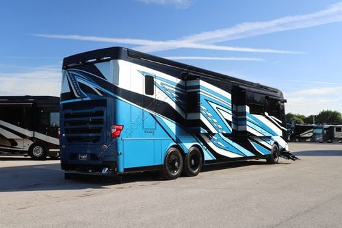 2025 Newmar Essex 4551