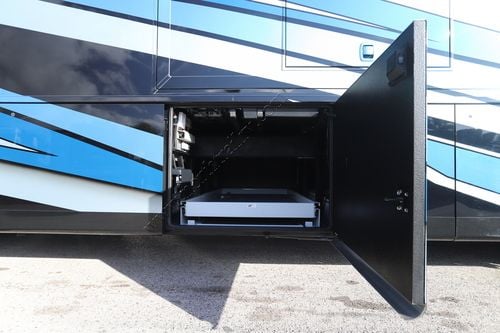 2025 Newmar Essex 4551