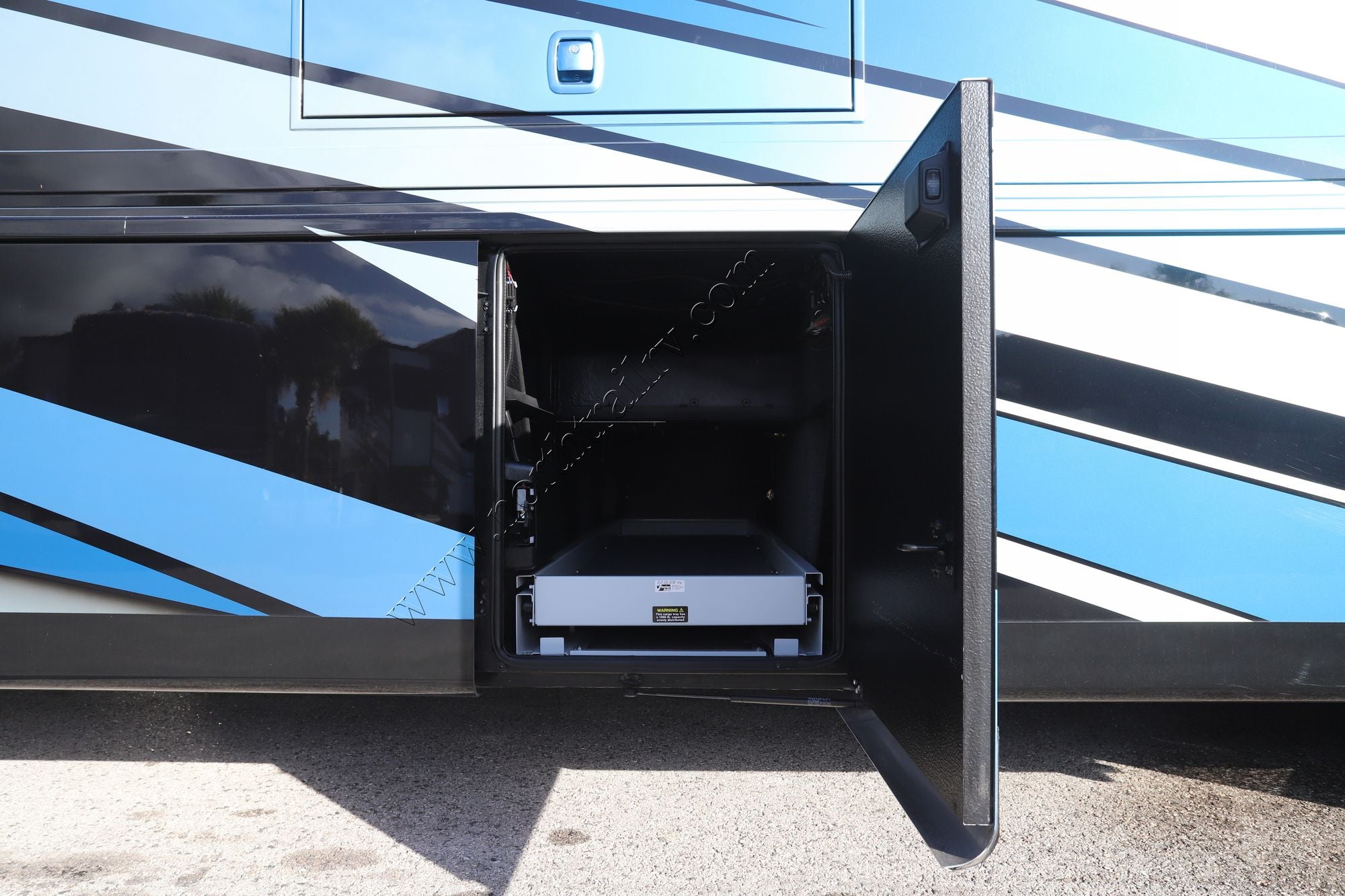 Used 2025 Newmar Essex 4551 Class A  For Sale