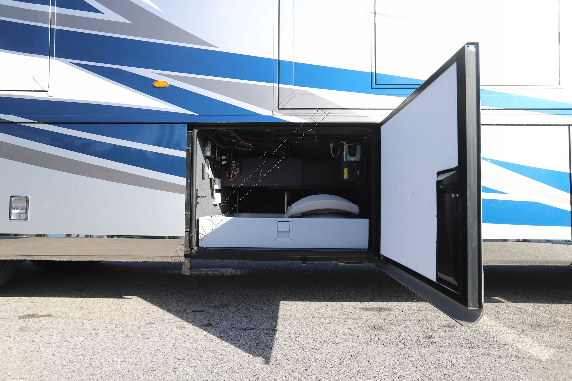 Used 2022 Newmar Dutch Star 4081 Class A  For Sale