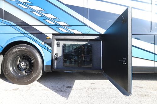 2025 Newmar Essex 4551