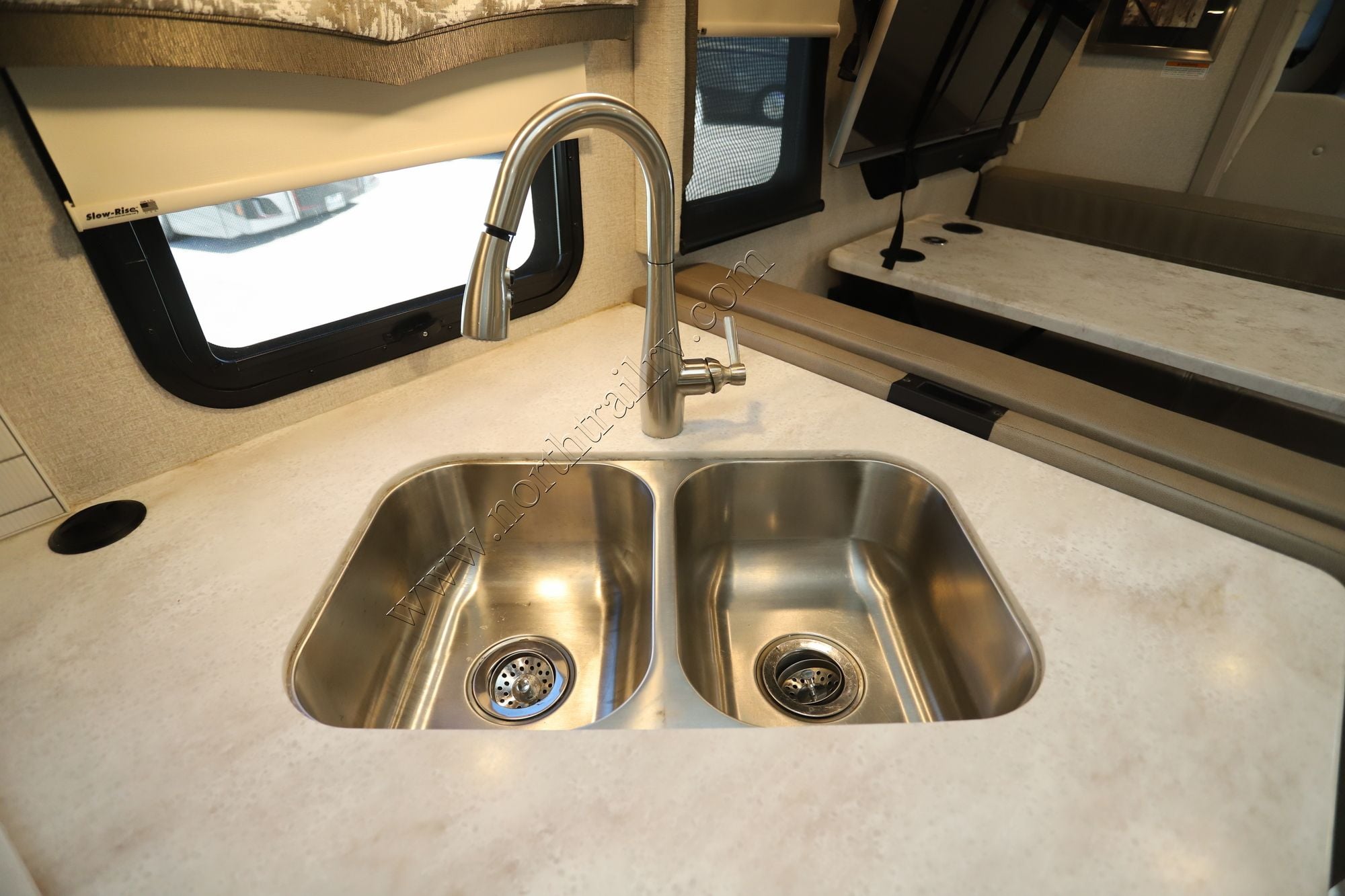 Used 2023 Thor Omni 32XG Super C  For Sale