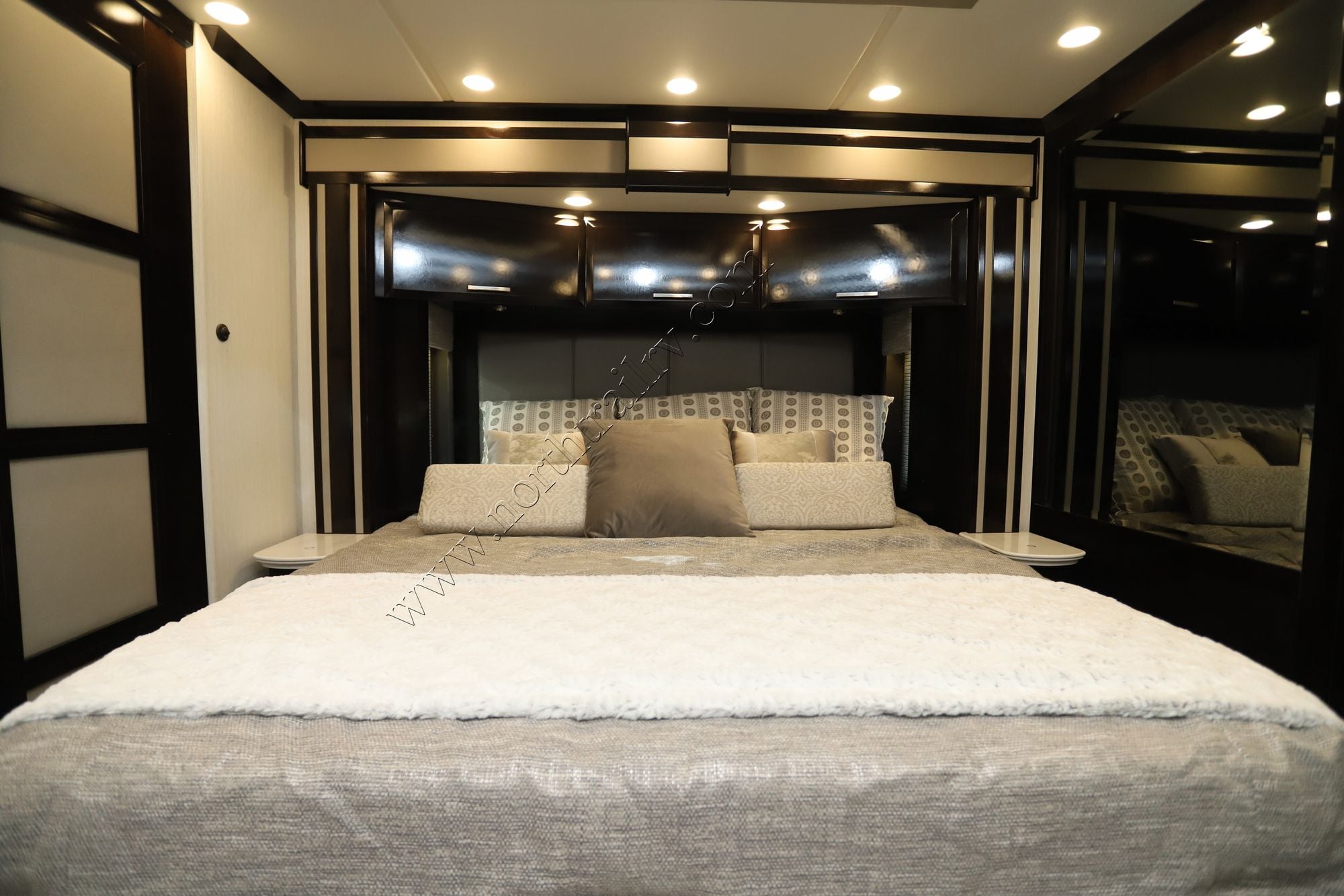 Used 2025 Newmar Essex 4551 Class A  For Sale