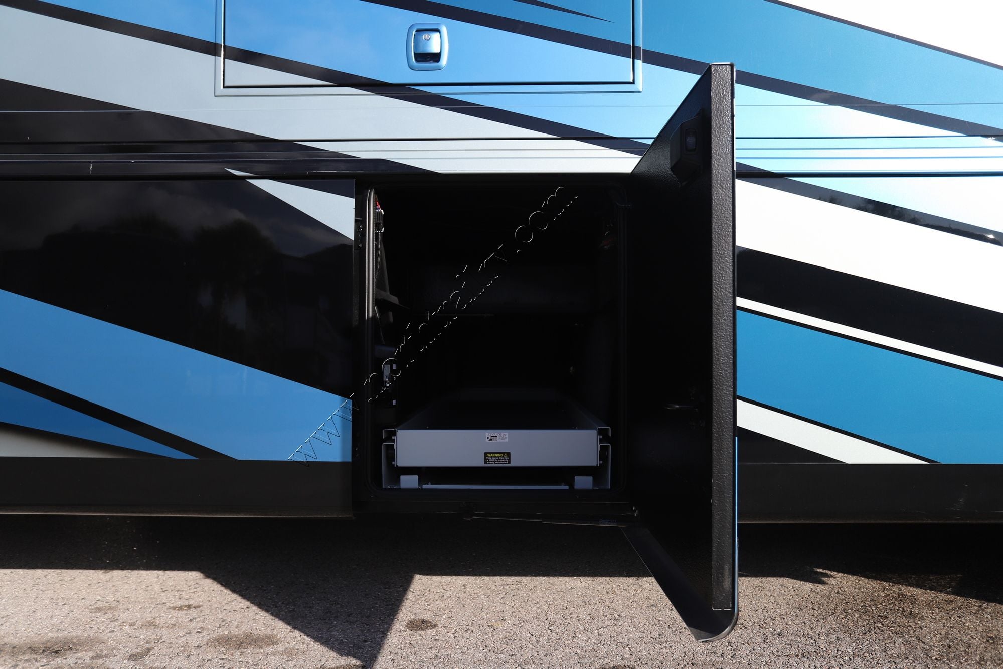 Used 2025 Newmar Essex 4551 Class A  For Sale