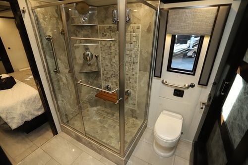 2025 Newmar Essex 4551