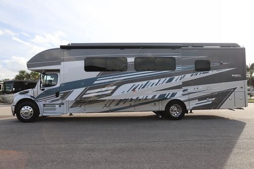 2026 Jayco Seneca Prestige 37K Super C