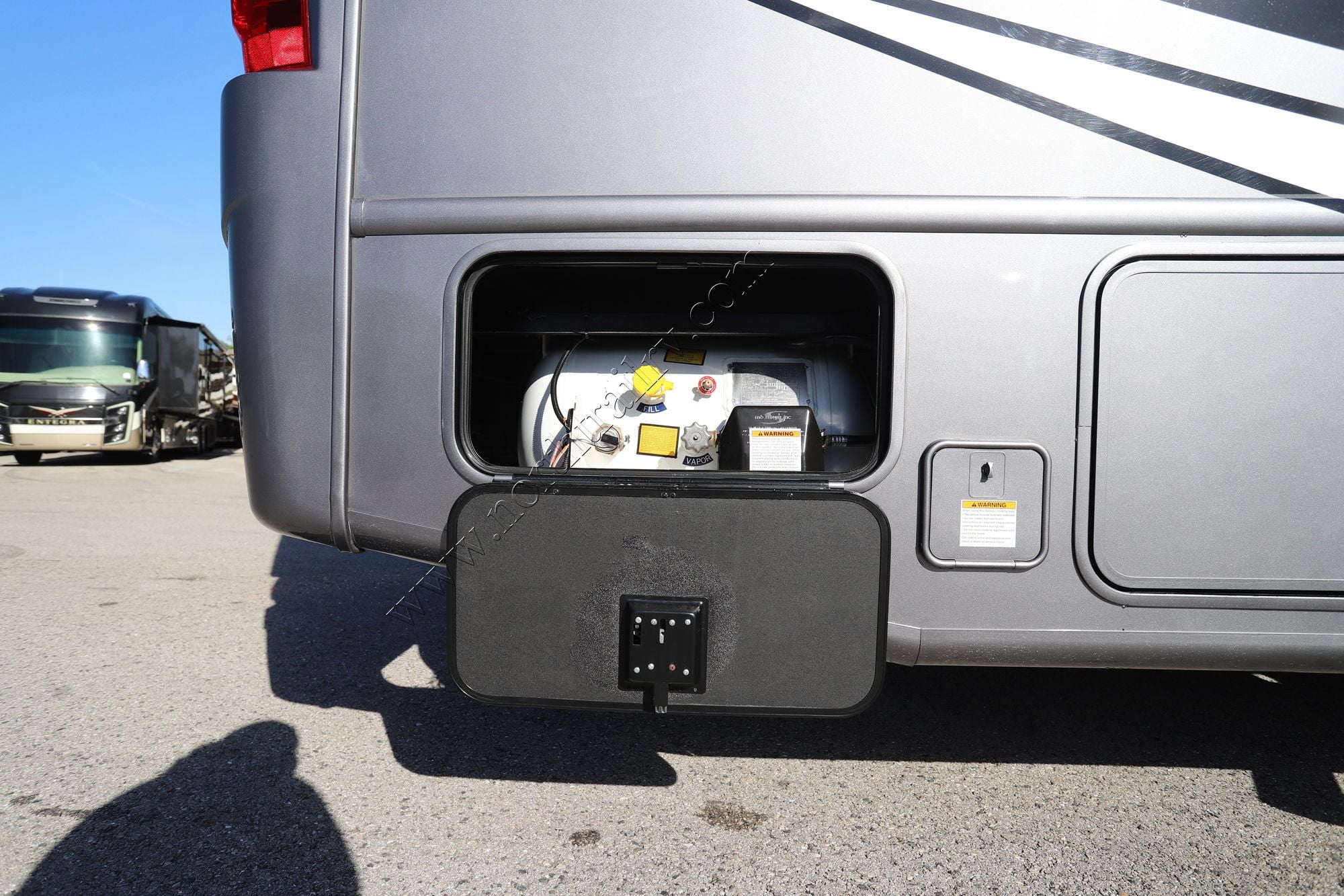 Used 2023 Thor Omni 32XG Super C  For Sale