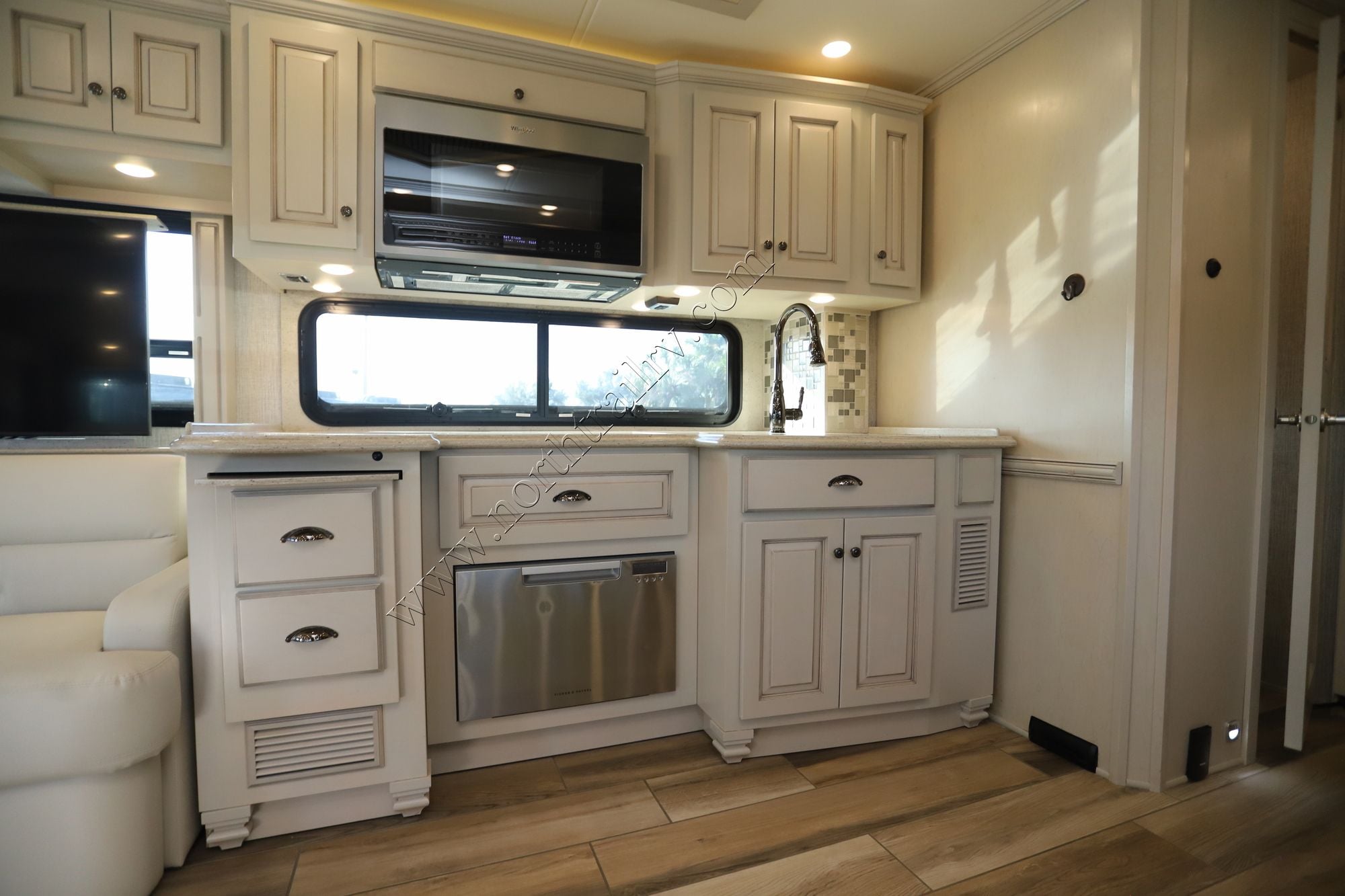 Used 2022 Newmar Dutch Star 4081 Class A  For Sale