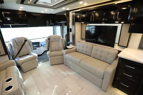 2025 Newmar Essex 4551