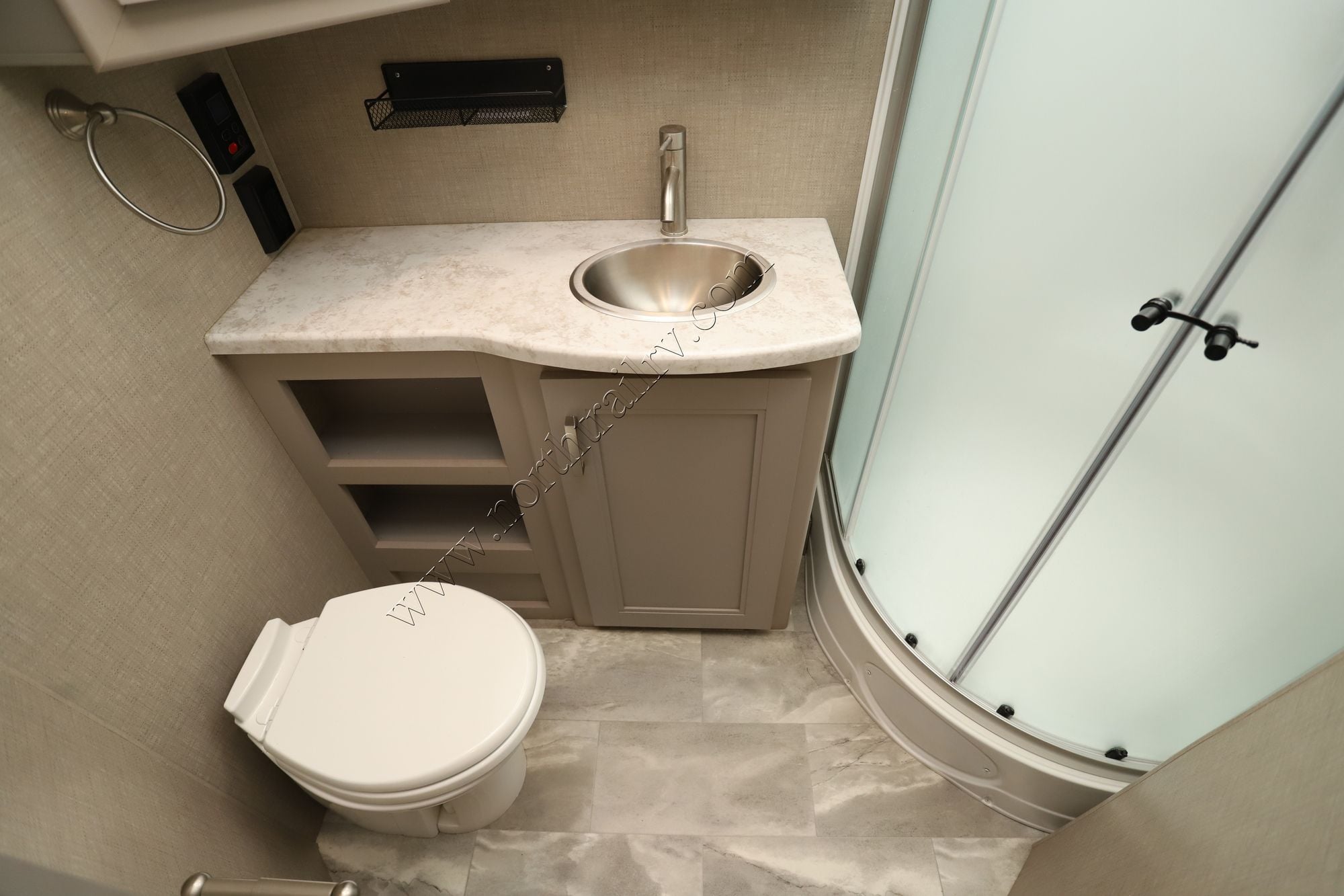 Used 2023 Thor Omni 32XG Super C  For Sale