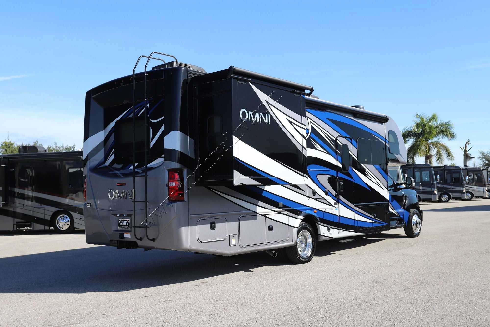 Used 2023 Thor Omni 32XG Super C  For Sale