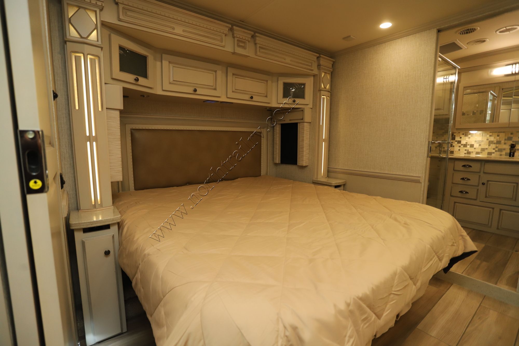 Used 2022 Newmar Dutch Star 4081 Class A  For Sale