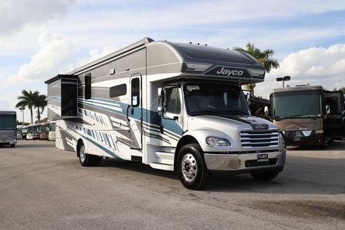 2026 Jayco Seneca Prestige 37K Super C