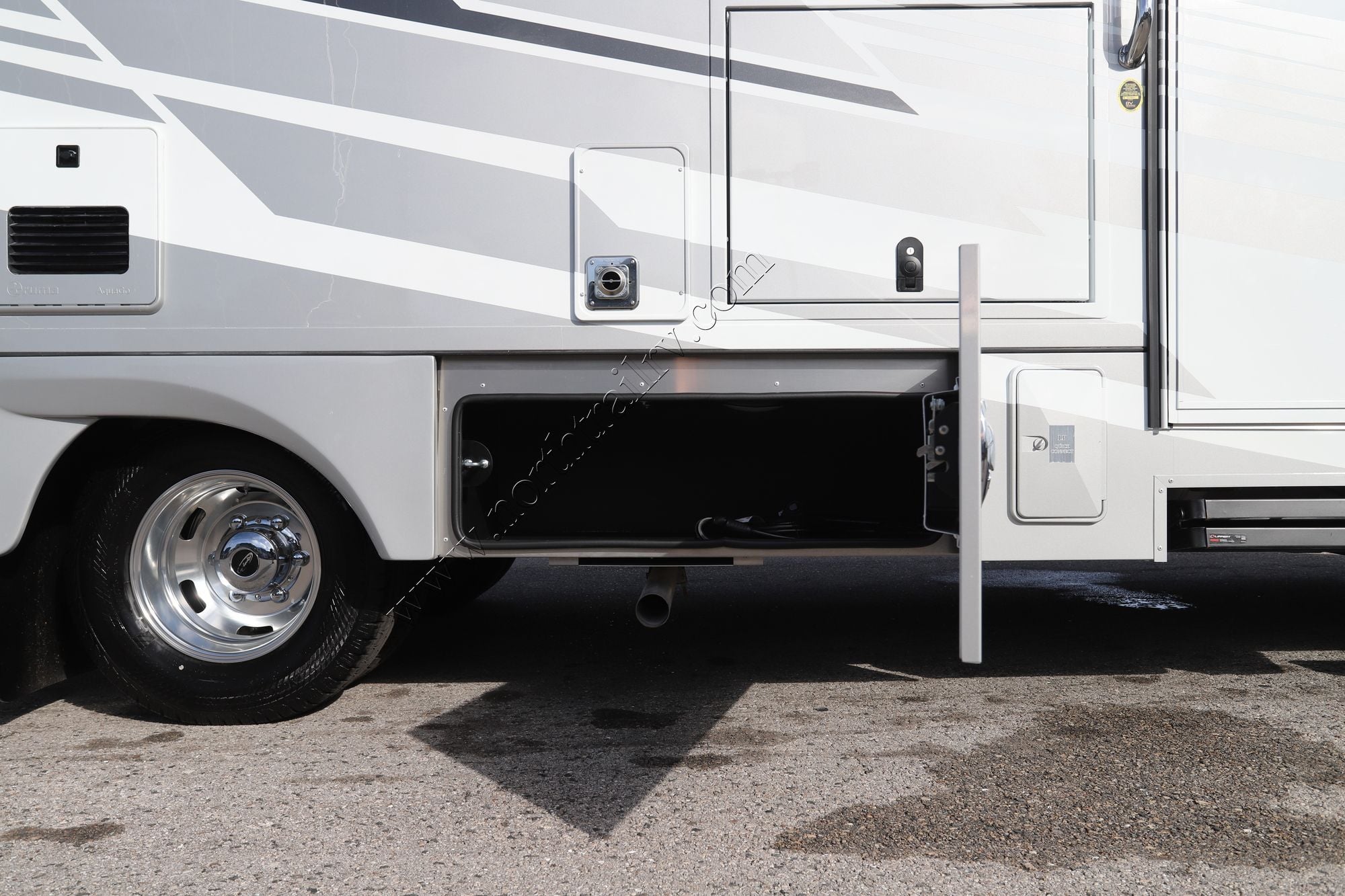 New 2026 Renegade Rv Vienna 25RML Class C  For Sale