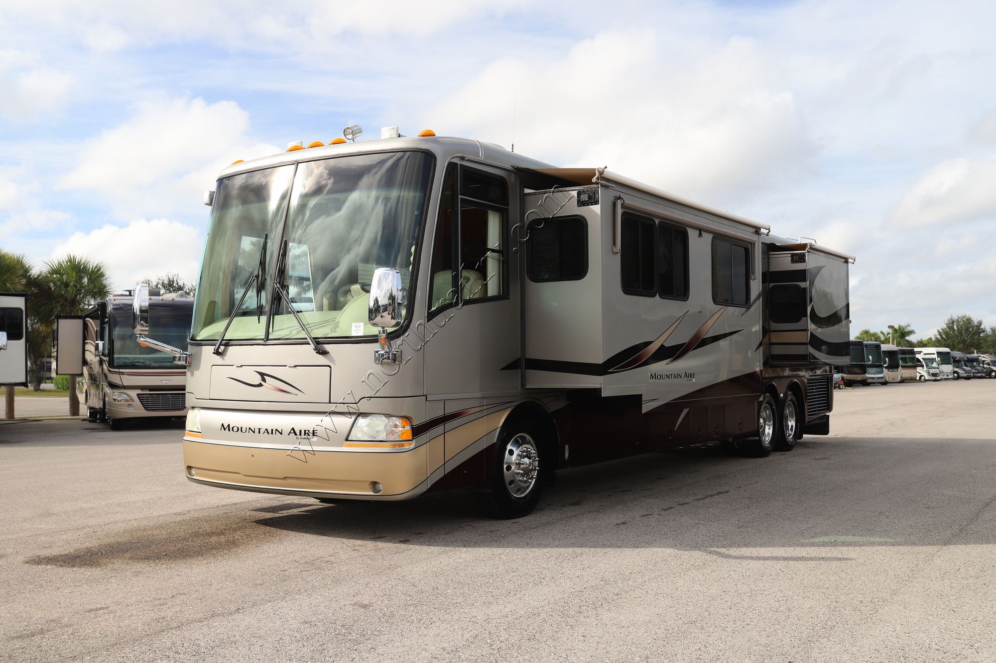 Used 2005 Newmar Mountain Aire 4305 Class A  For Sale