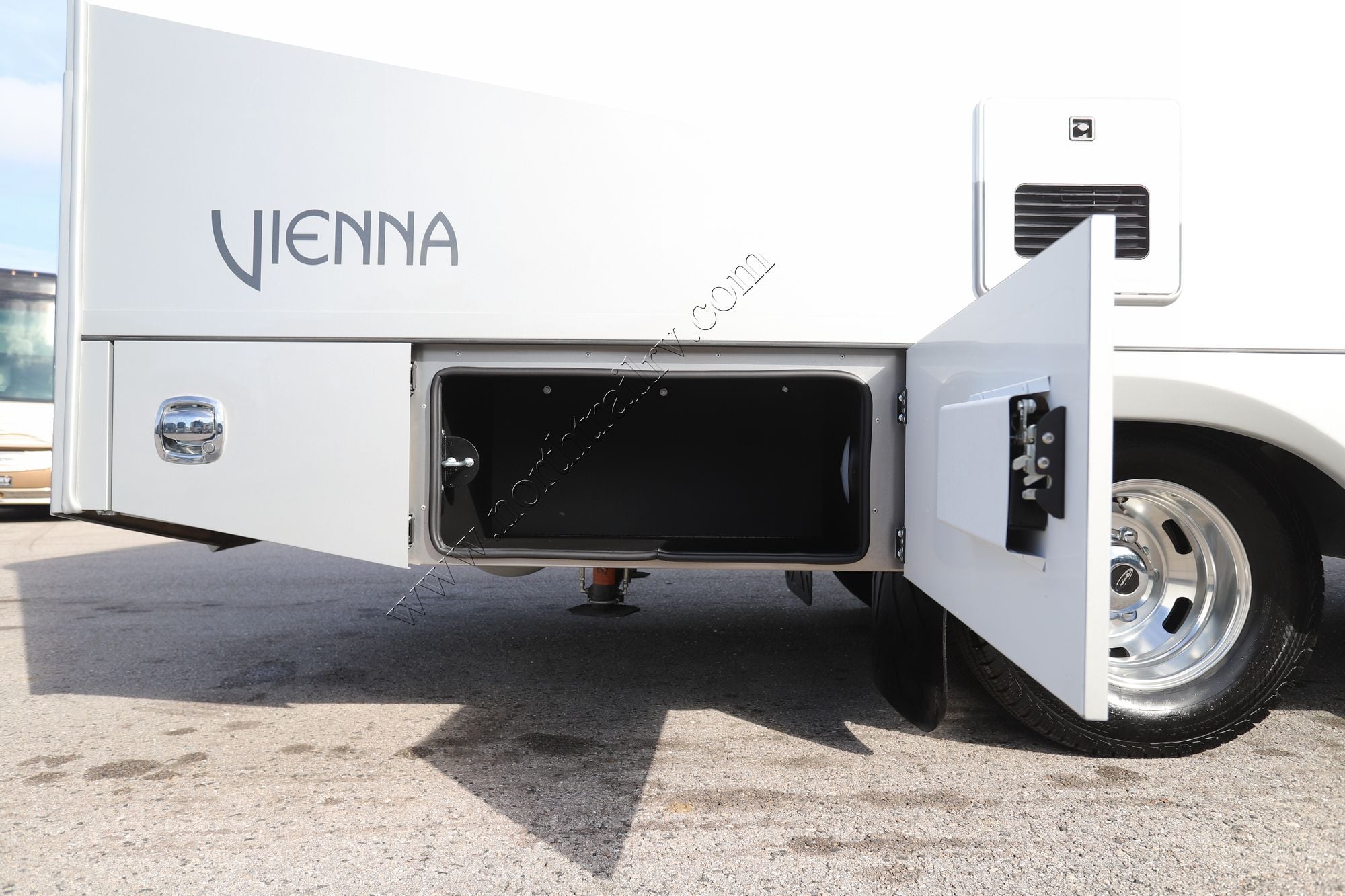 New 2026 Renegade Rv Vienna 25RML Class C  For Sale