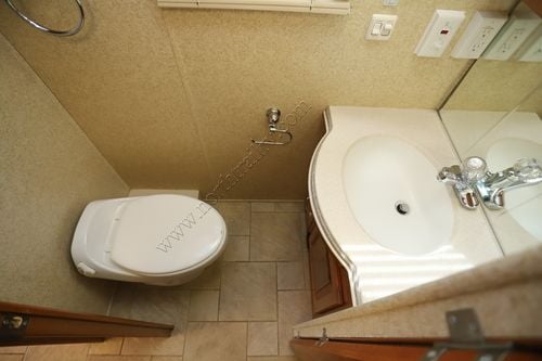 2005 Newmar Mountain Aire 4305