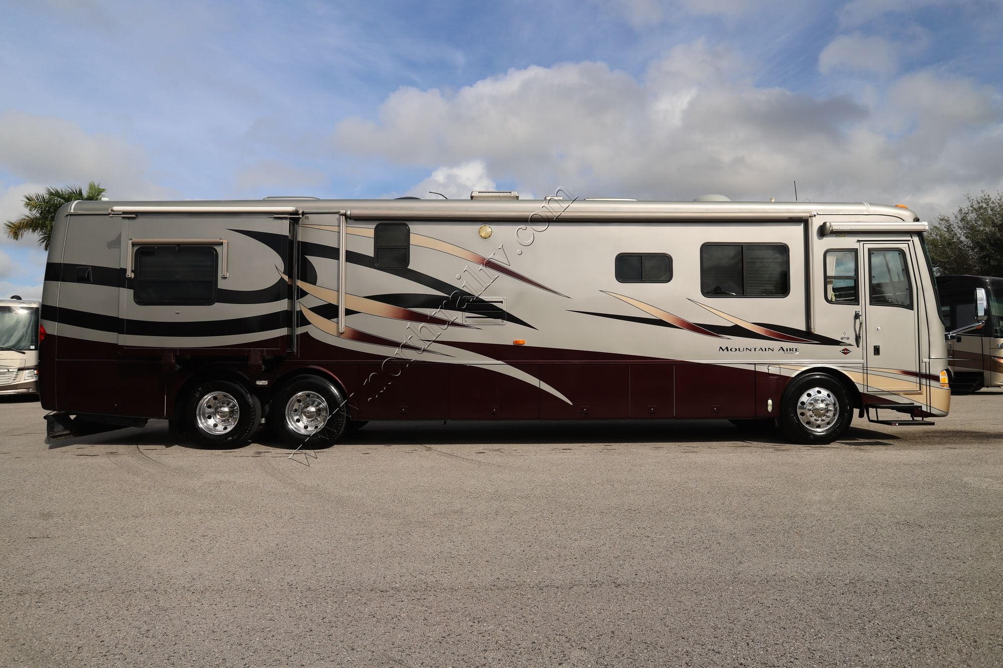 Used 2005 Newmar Mountain Aire 4305 Class A  For Sale