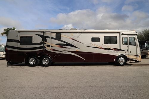 2005 Newmar Mountain Aire 4305