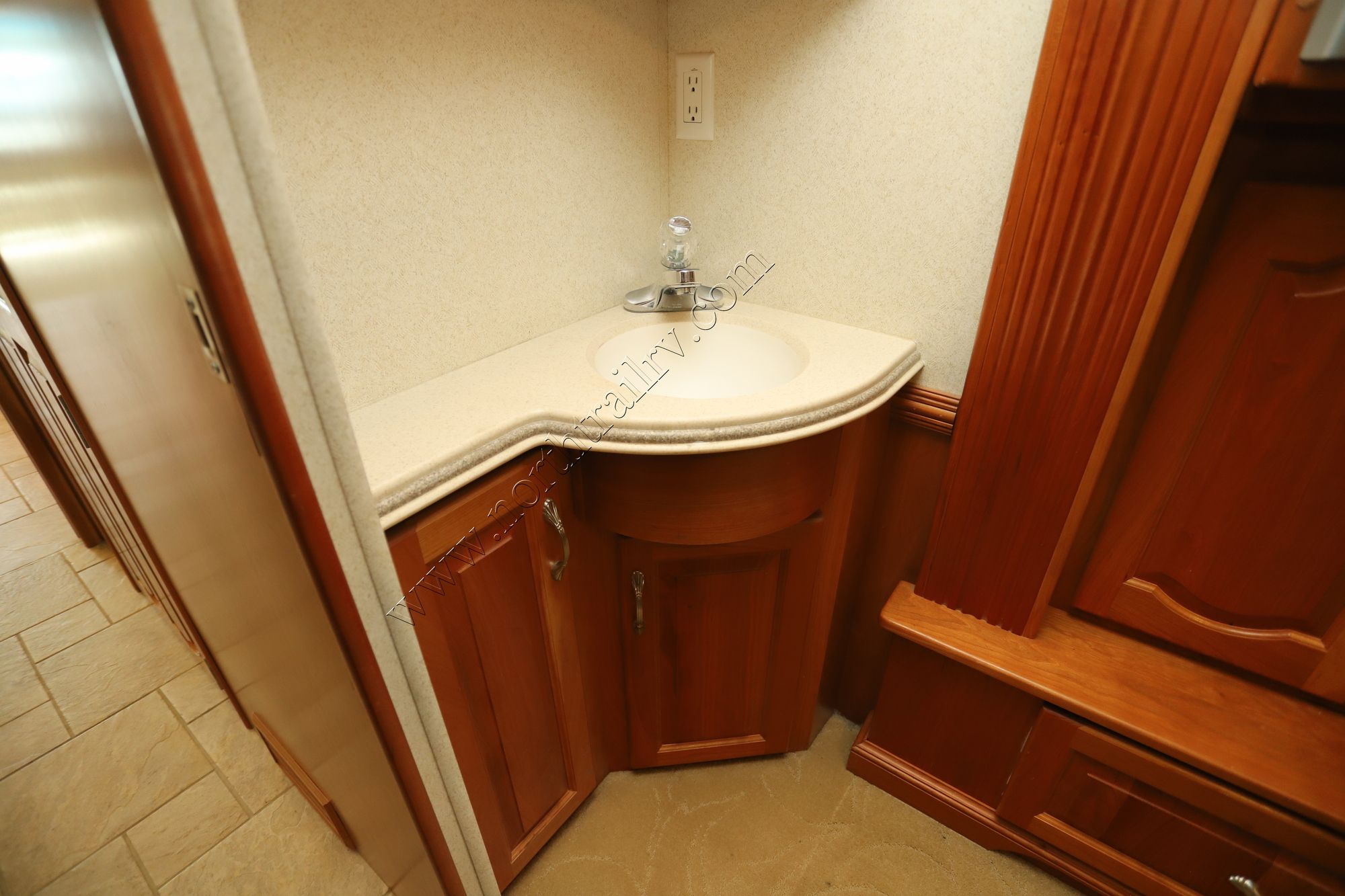 Used 2005 Newmar Mountain Aire 4305 Class A  For Sale