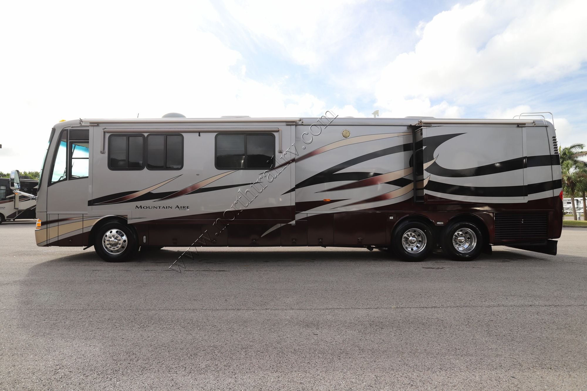 Used 2005 Newmar Mountain Aire 4305 Class A  For Sale