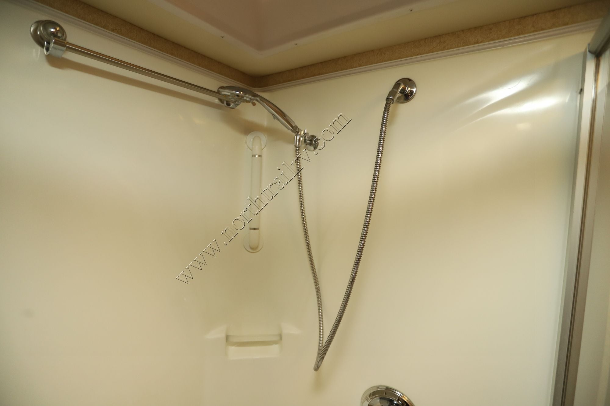 Used 2005 Newmar Mountain Aire 4305 Class A  For Sale