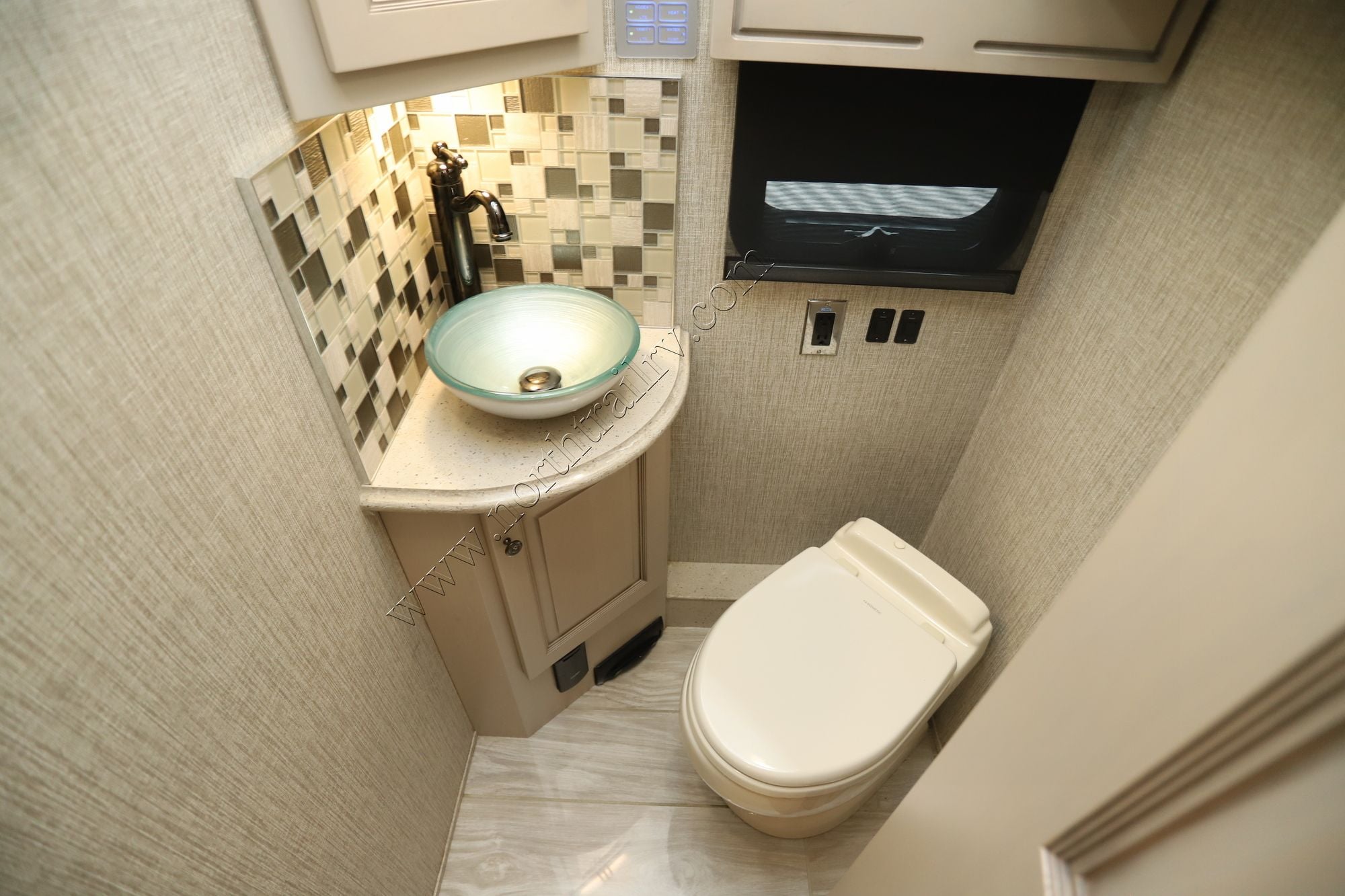 Used 2022 Newmar Dutch Star 4369 Class A  For Sale