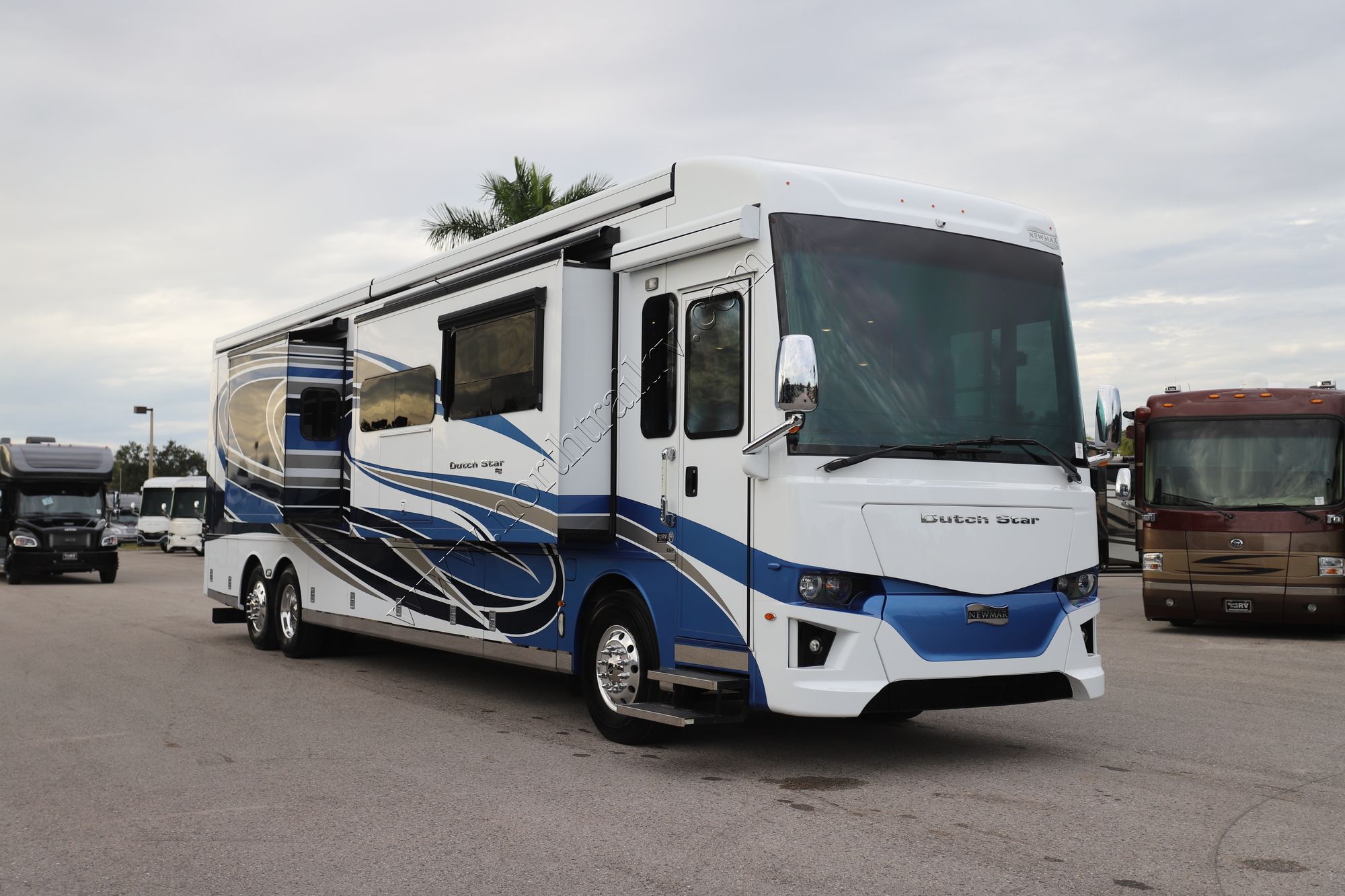 Used 2022 Newmar Dutch Star 4369 Class A  For Sale