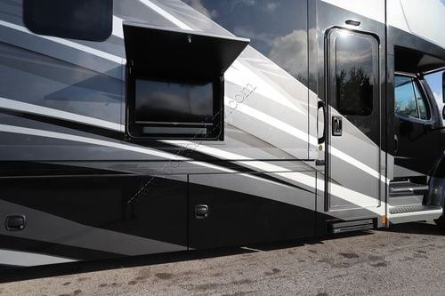 2026 Renegade Rv Valencia 39BB