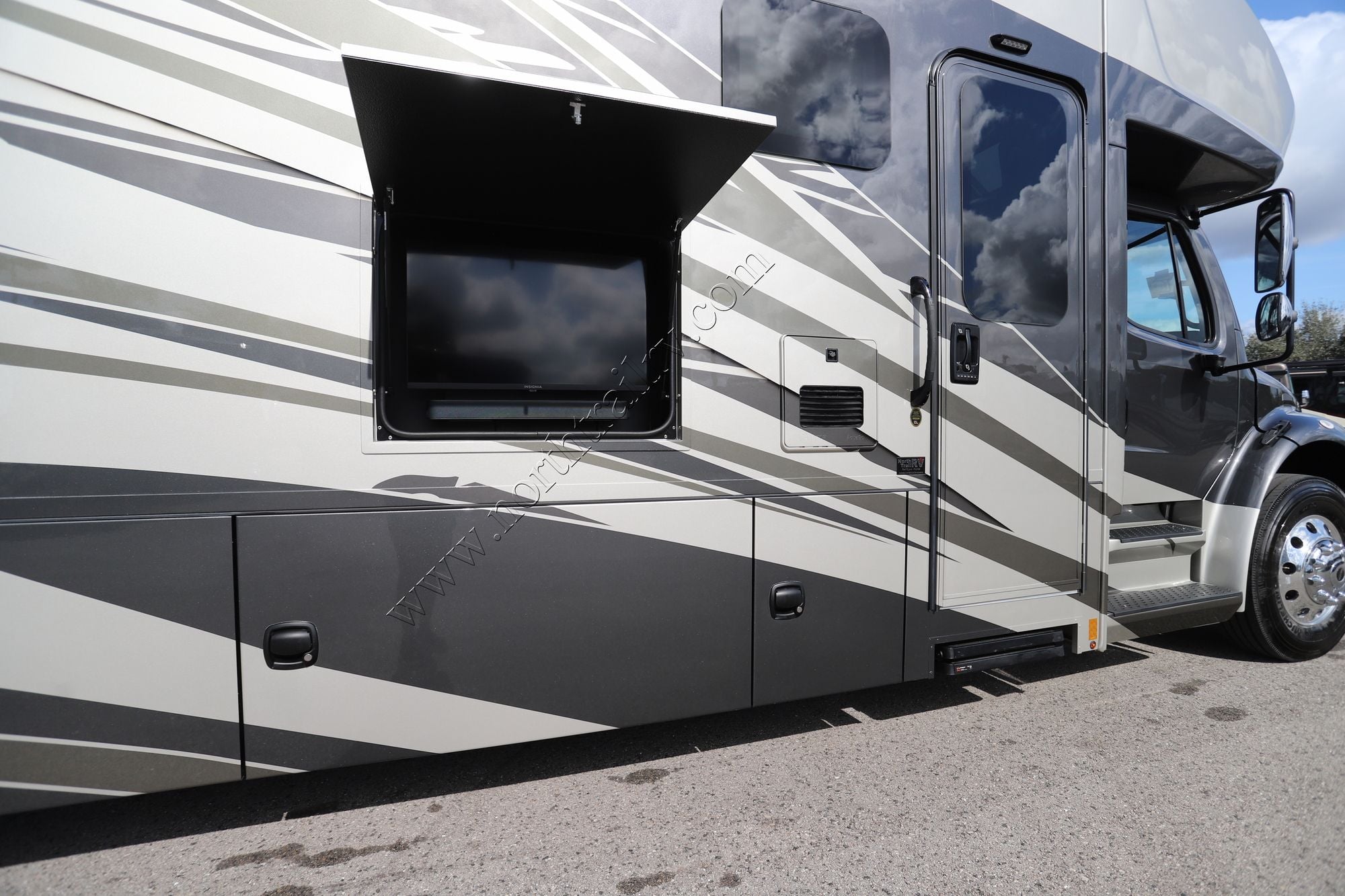 New 2026 Renegade Rv Valencia 36SB Super C  For Sale